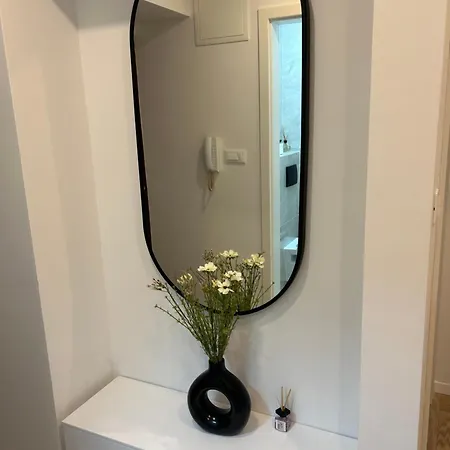 Luxury In Center Apartment