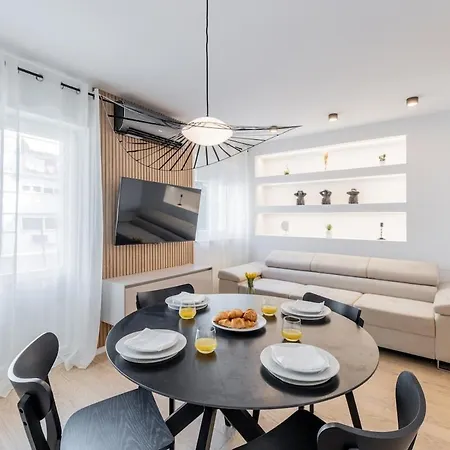 Luxury In Center 아파트 *